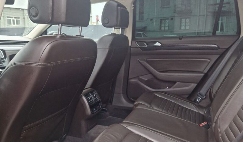 Volkswagen Passat 2016 full
